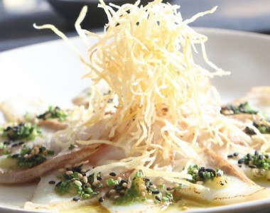 Tago's: 'Robalo com chips de batata doce'. FOTO:DR