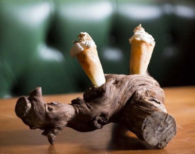 'Cone de truta e ovas, molho de rábano e espuma de queijo'. FOTO: DR