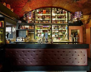 O interior do Columbus, que em 2016 ganhou o prémio de 'Melhor Equipa de Bar' no Lisbon Bar Show. FOTO: DR
