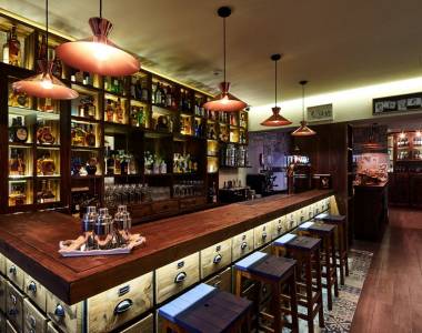 O Aperitivo é um bar de vermutes caseiros com buffet de tapas. FOTO: DR