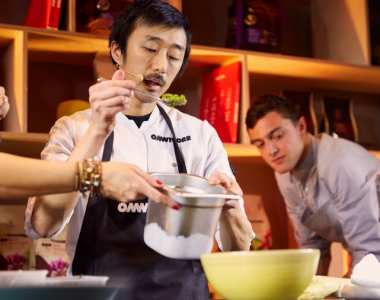 Atsushi Tanaka, do restaurante A.T, em Paris, esteve recentemente em Lisboa para um jantar no Loco de Alexandre Silva. FOTO: Stanislas Liban