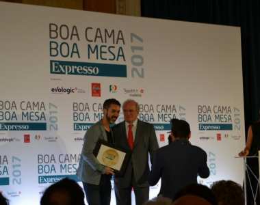 Henrique Sá Pessoa subiu ao palco para receber a Chave de Ouro pelo restaurante Alma. Foto: ACS