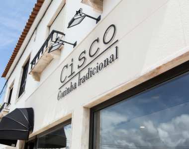 O Cisco é inspirado pelas várias regiões de Portugal. A tradição é a base de cozinha de Alexandre Albergaria Diniz e culmina num empratamento cuidado. Foto: DR