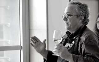 Além de uma crónica na revista Vinho - Grandes Escolhas, João Paulo Martins orienta ainda alguns cursos de iniciação à prova de vinhos. Foto: DR