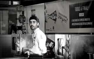 Gerson Oliveira, cozinheiro no restaurante Porta, em Bragança foi o vencedor da 13ª. edição da Revolta do Bacalhau. Foto: Cátia Barbosa
