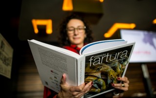 O livro "Fartura" é uma das muitas variantes da plataforma que quer dar a conhecer a variedade e riqueza dos produtos de Portugal e Brasil. Foto: João Alkmim