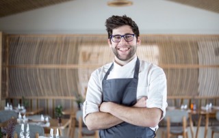 Carlos Teixeira, chefe do Esporão, inserido na Herdade do Esporão, vai dar dicas gastronómicas e receitas ao vivo, no instagram da empresa. Foto: Esporão
